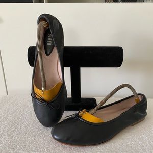 Black leather Bloch ballet flats. Sz 38.